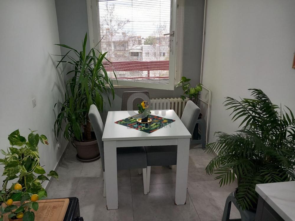 Stan na prodaju u Beogradu, Novi Beograd blok 63, jednoiposoban, 45m2, cena 166000 evra