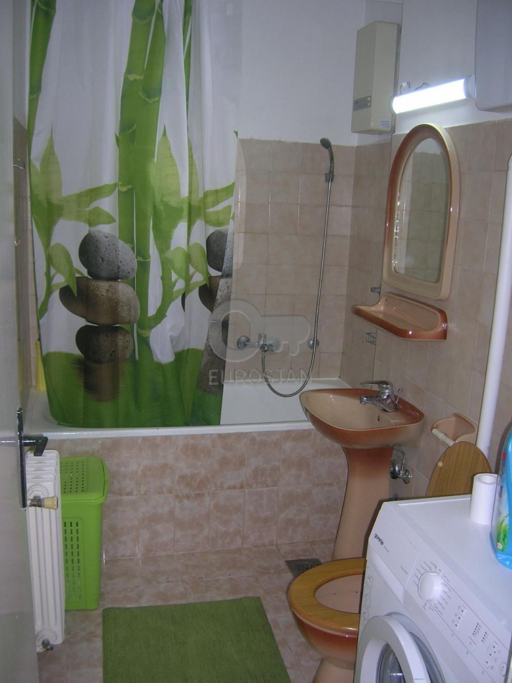 Stan na prodaju u Beogradu, Novi Beograd blok 63, jednoiposoban, 45m2, cena 166000 evra