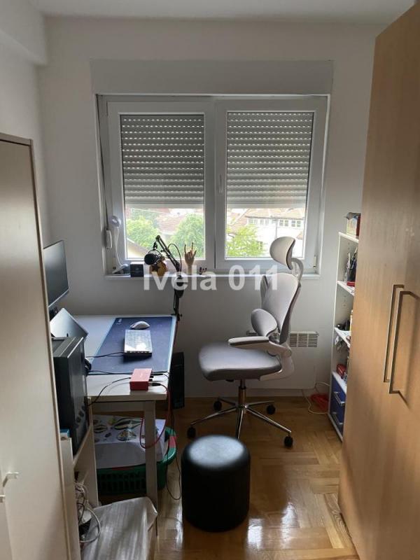 Stan na prodaju u Beogradu, Banjica, dvoiposoban, 47m2, cena 130000 evra