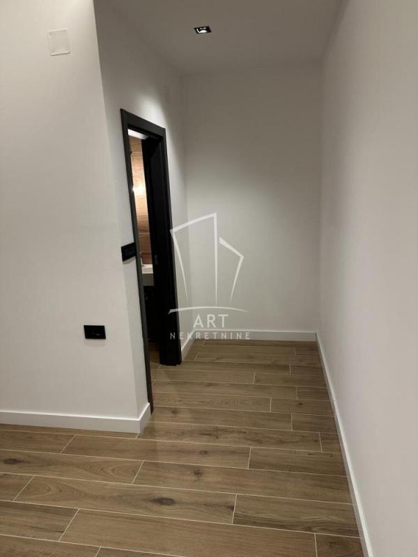 Stan na prodaju u Beogradu, Zemun, cetvorosoban, 161m2, cena 325000 evra