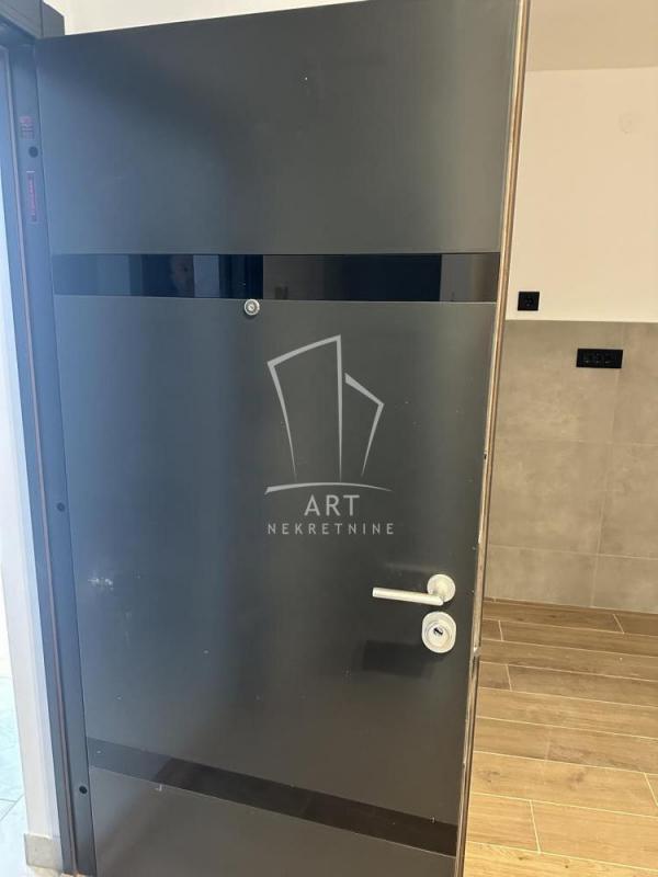 Stan na prodaju u Beogradu, Zemun, cetvorosoban, 161m2, cena 325000 evra