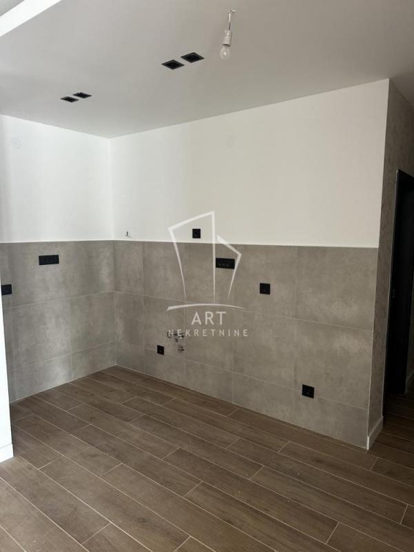 Stan na prodaju u Beogradu, Zemun, cetvorosoban, 161m2, cena 325000 evra