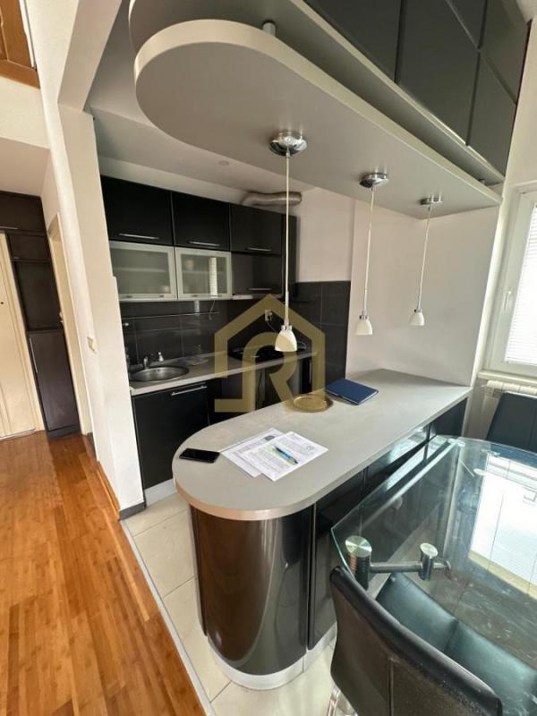 Stan na prodaju u Beogradu, Vračar (Hram), trosoban, 86m2, cena 292000 evra