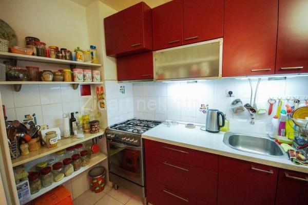 Stan na prodaju u Beogradu, Karaburma, trosoban, 79m2, cena 155000 evra