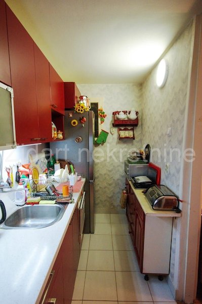 Stan na prodaju u Beogradu, Karaburma, trosoban, 79m2, cena 155000 evra