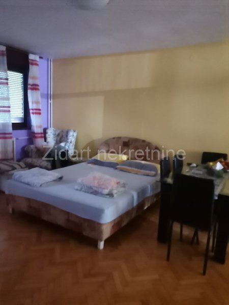 Stan na prodaju u Beogradu, Cerak, trosoban, 96m2, cena 240000 evra