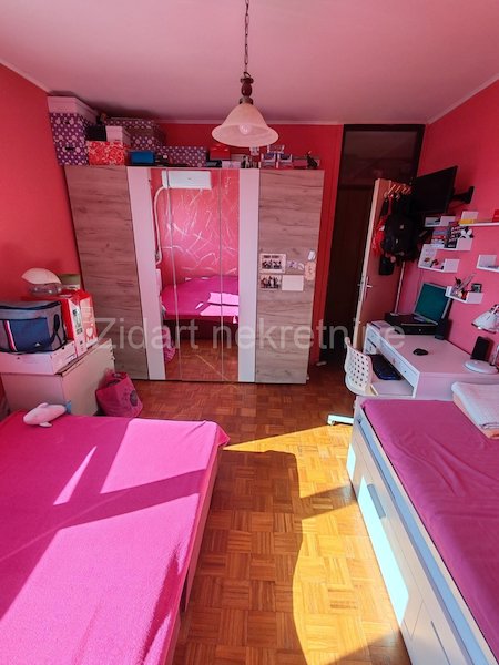 Stan na prodaju u Beogradu, Zemun, dvoiposoban, 72m2, cena 169000 evra