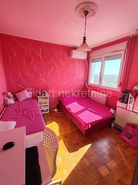 Stan na prodaju u Beogradu, Zemun, dvoiposoban, 72m2, cena 169000 evra