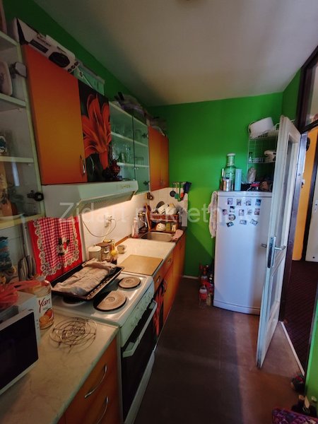 Stan na prodaju u Beogradu, Zemun, dvoiposoban, 72m2, cena 169000 evra