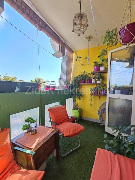 Stan na prodaju u Beogradu, Zemun, dvoiposoban, 72m2, cena 169000 evra