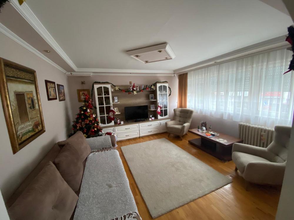 Stan na prodaju u Beogradu, Batajnica, trosoban, 82m2, cena 144000 evra