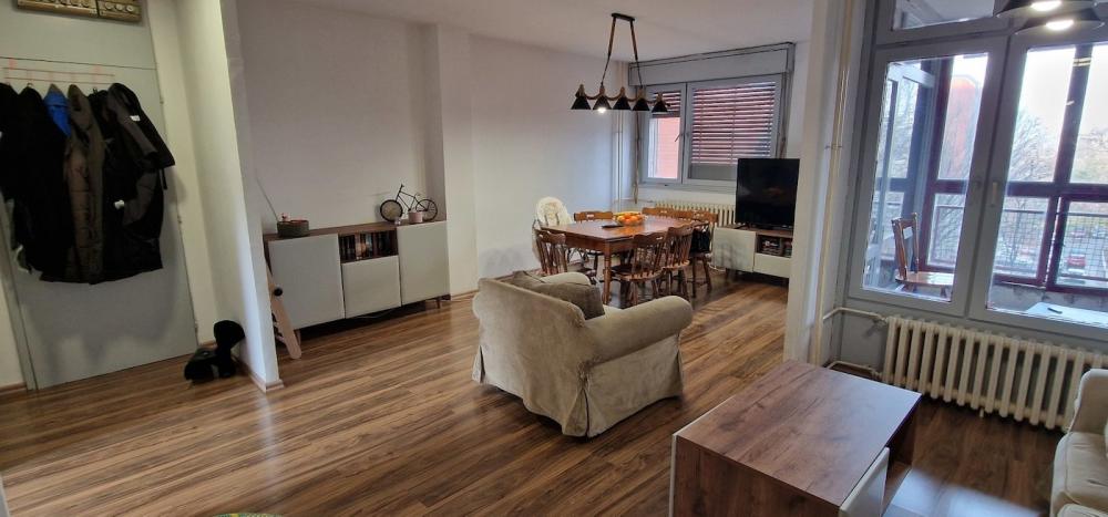 Stan na prodaju u Beogradu, Voždovac, dvoiposoban, 75m2, cena 180000 evra