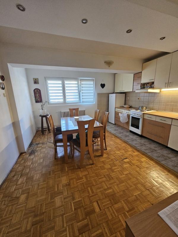 Stan na prodaju u Beogradu, Batajnica, trosoban, 85m2, cena 161000 evra