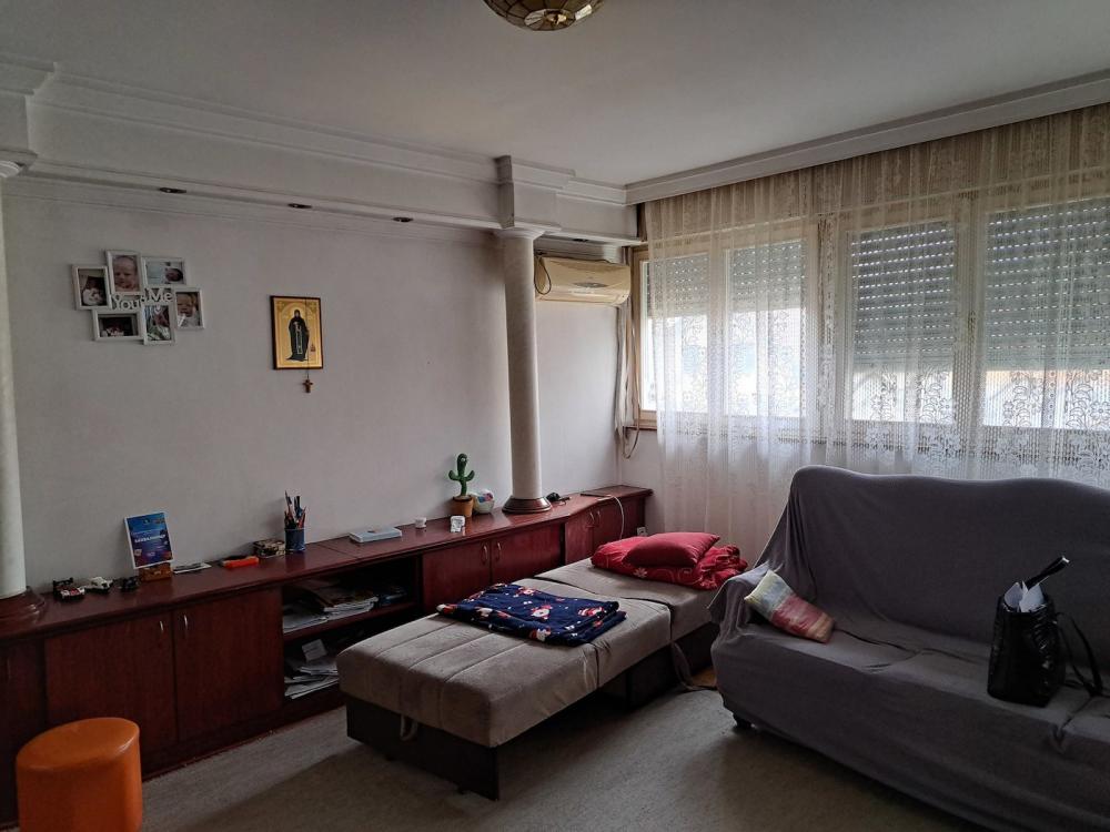 Stan na prodaju u Beogradu, Batajnica, trosoban, 85m2, cena 153000 evra