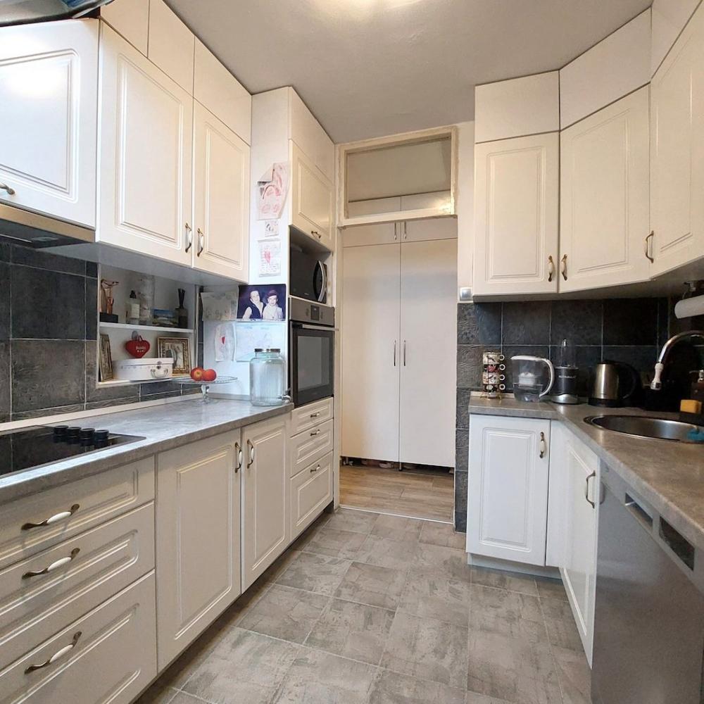 Stan na prodaju u Beogradu, Banjica, cetvorosoban, 122m2, cena 259000 evra