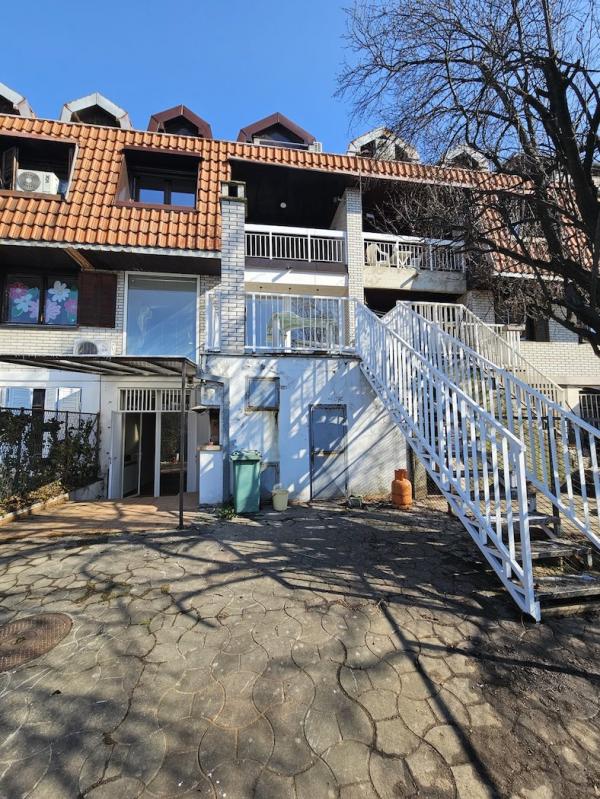 Stan na prodaju u Beogradu, Mirijevo, 252m2, cena 530000 evra