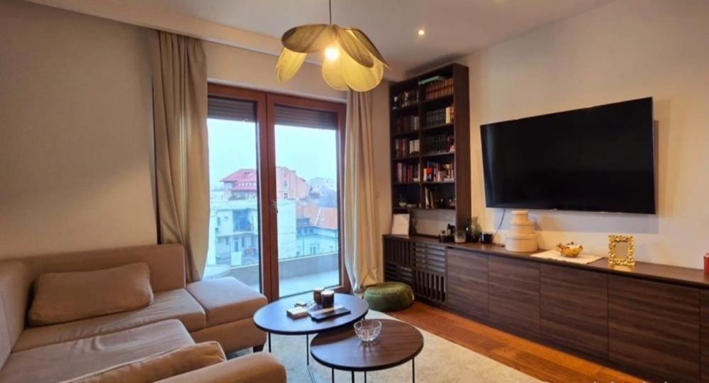 Stan na prodaju u Beogradu, Vračar (Hram), dvoiposoban, 85m2, cena 484000 evra