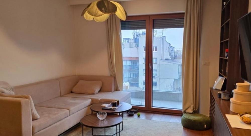 Stan na prodaju u Beogradu, Vračar (Hram), dvoiposoban, 85m2, cena 484000 evra
