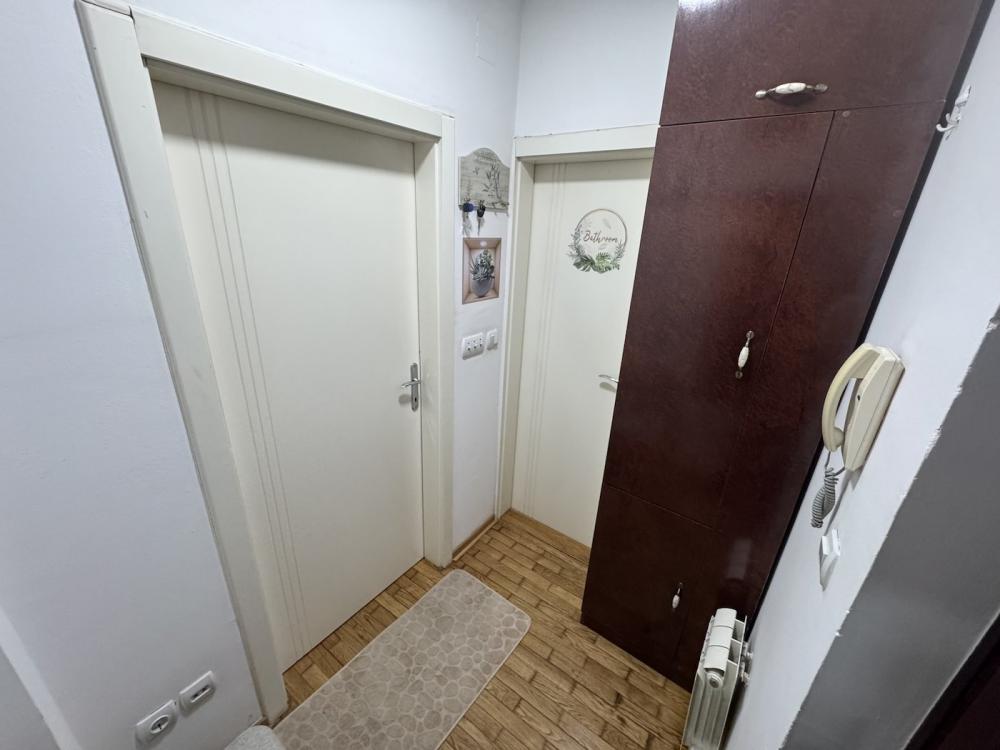 Stan na prodaju u Beogradu, Cvetkova pijaca, 28m2, cena 135000 evra