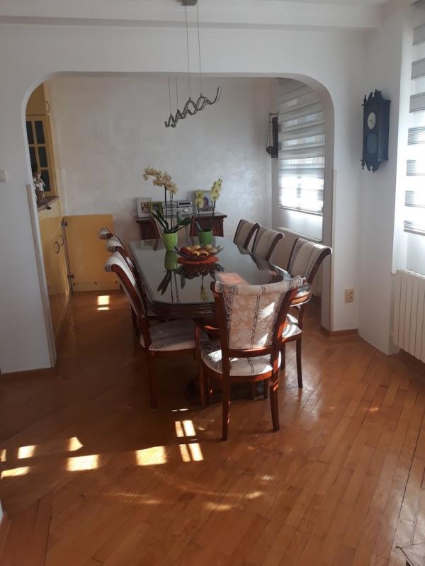 Stan na prodaju u Beogradu, Zemun centar, 160m2, cena 390000 evra