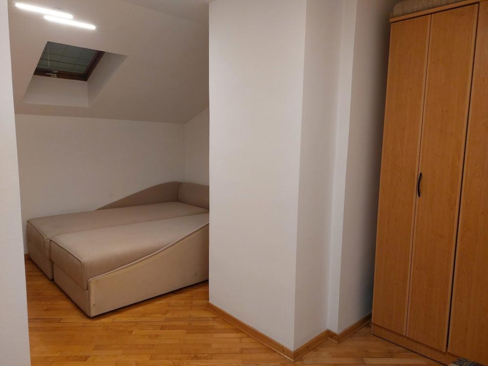 Stan na prodaju u Beogradu, Zemun centar, 160m2, cena 390000 evra