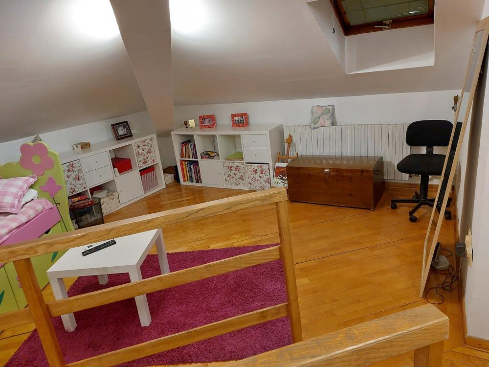 Stan na prodaju u Beogradu, Zemun centar, 160m2, cena 390000 evra