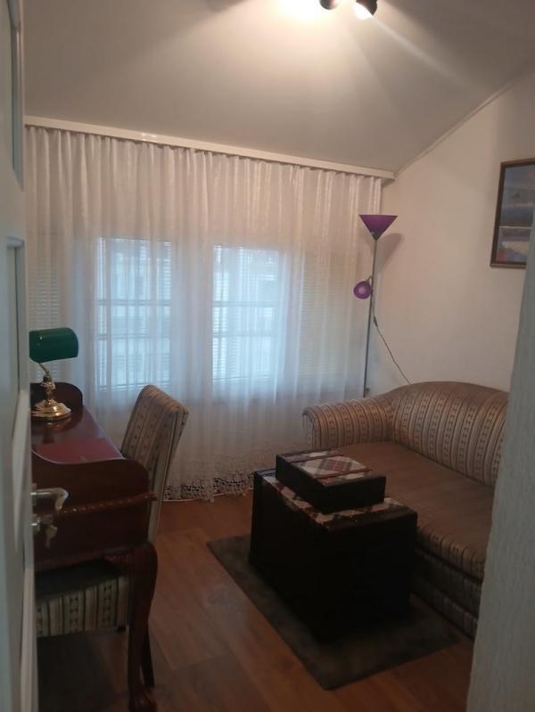 Stan na prodaju u Beogradu, Novi Beograd blok 71, trosoban, 82m2, cena 243000 evra