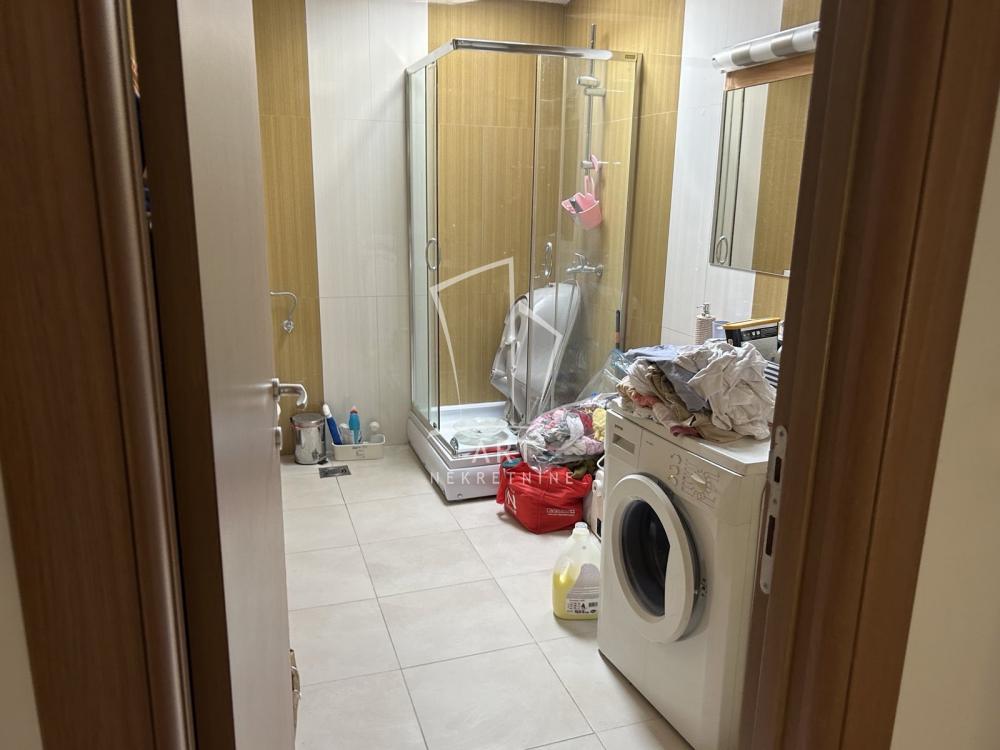 Stan na prodaju u Beogradu, Zvezdara, cetvorosoban, 95m2, cena 165000 evra