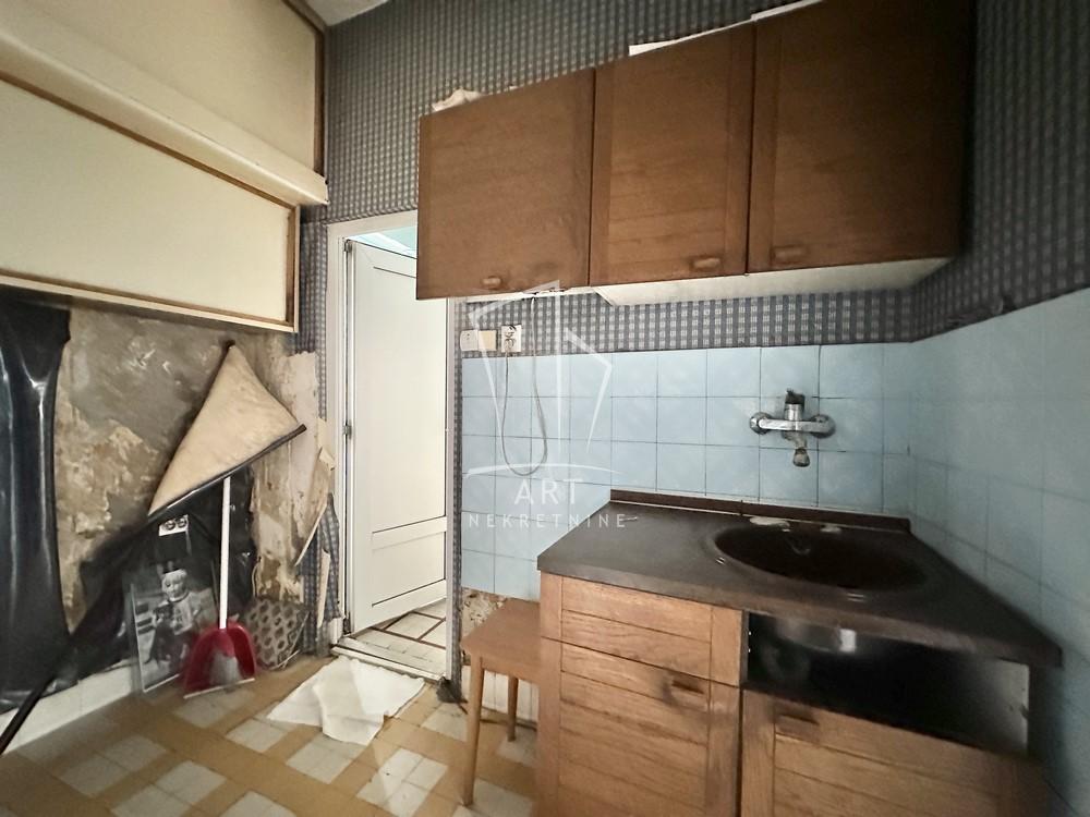 Stan na prodaju u Beogradu, Stari grad, trosoban, 73m2, cena 400000 evra