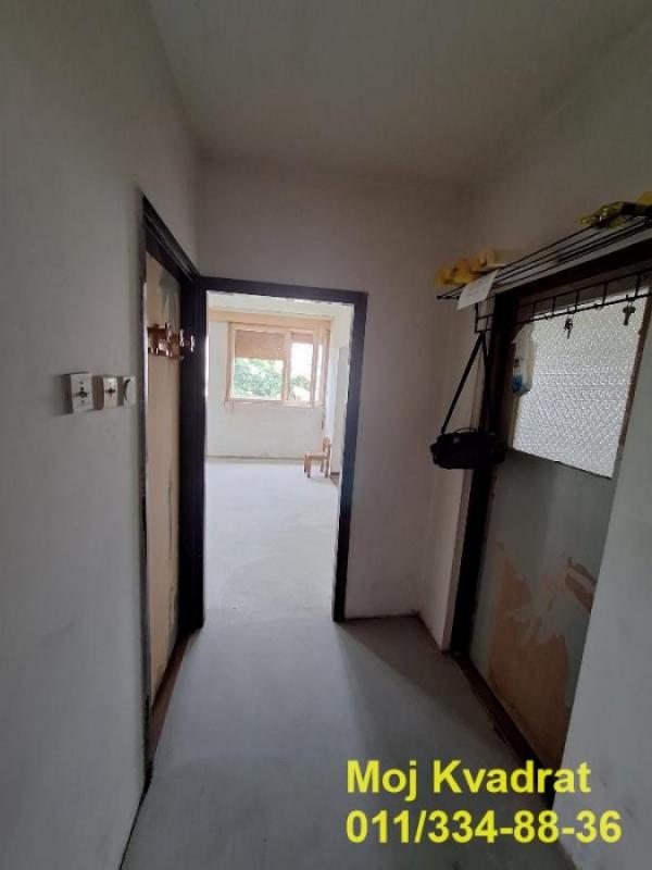 Stan na prodaju u Beogradu, Kanarevo brdo, dvoiposoban, 61m2, cena 140000 evra