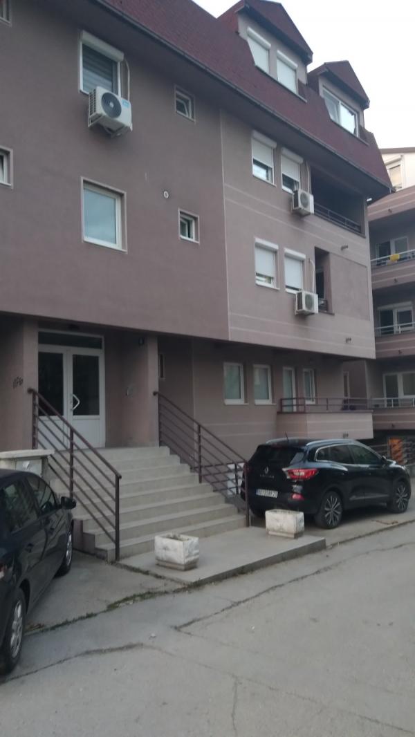 Stan na prodaju u Beogradu, Bele Vode, jednoiposoban, 45m2, cena 101250 evra
