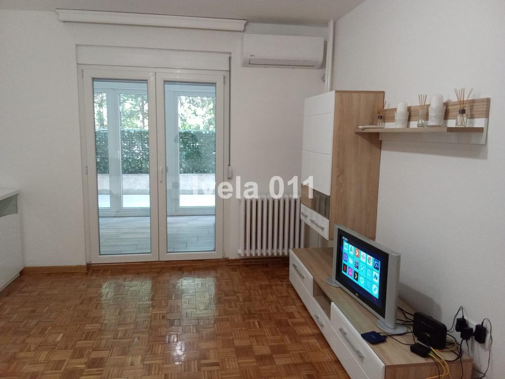 Stan na prodaju u Beogradu, Novi Beograd, cetvorosoban, 84m2, cena 254000 evra
