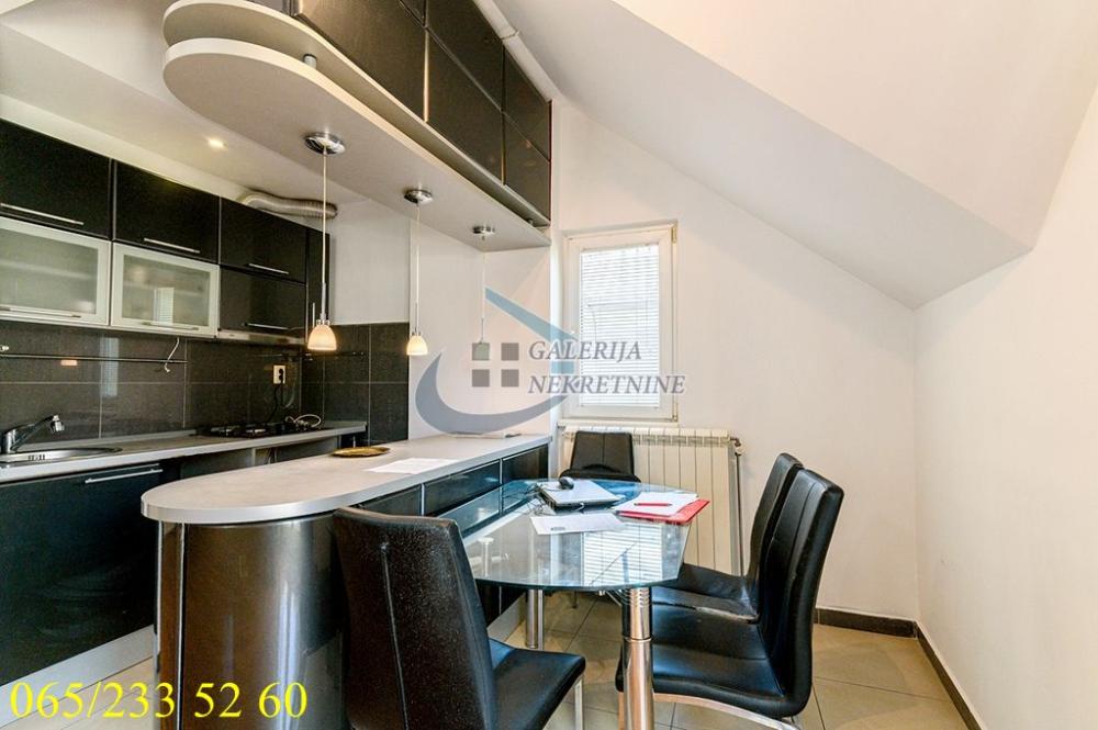 Stan na prodaju u Beogradu, Vračar (Hram), trosoban, 86m2, cena 292000 evra