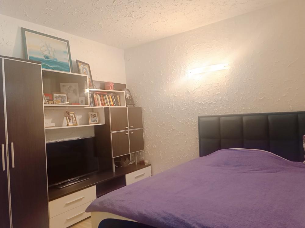 Stan na prodaju u Beogradu, Novi Beograd blok 19 (Sava centar), troiposoban, 73m2, cena 200000 evra