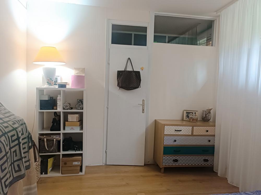 Stan na prodaju u Beogradu, Novi Beograd blok 19 (Sava centar), troiposoban, 73m2, cena 200000 evra