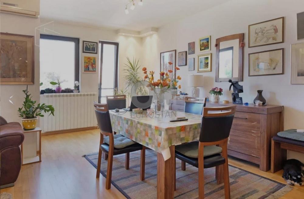 Stan na prodaju u Beogradu, Vračar, trosoban, 101m2, cena 319000 evra