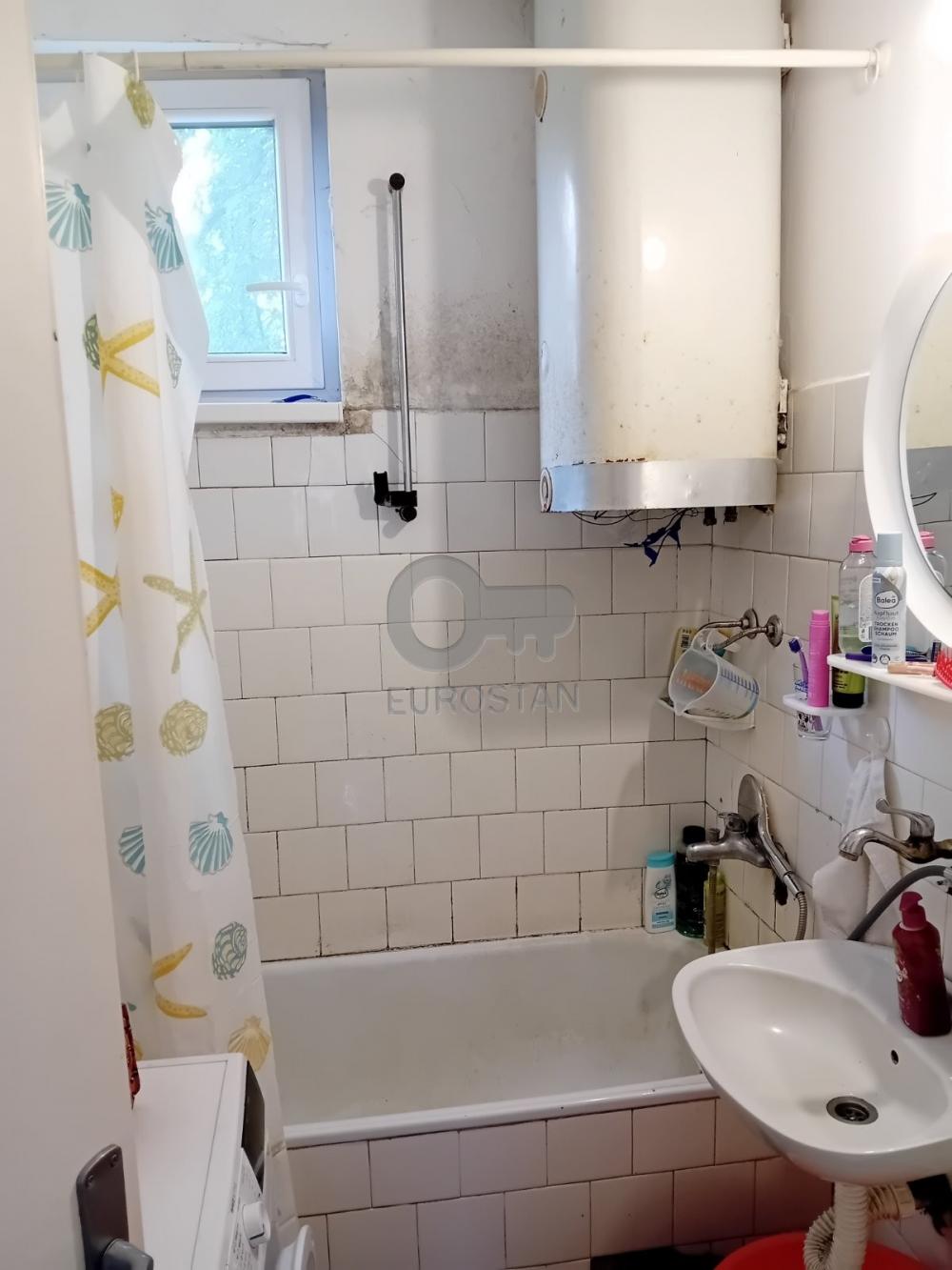 Stan na prodaju u Beogradu, Labudovo brdo, trosoban, 60m2, cena 135000 evra