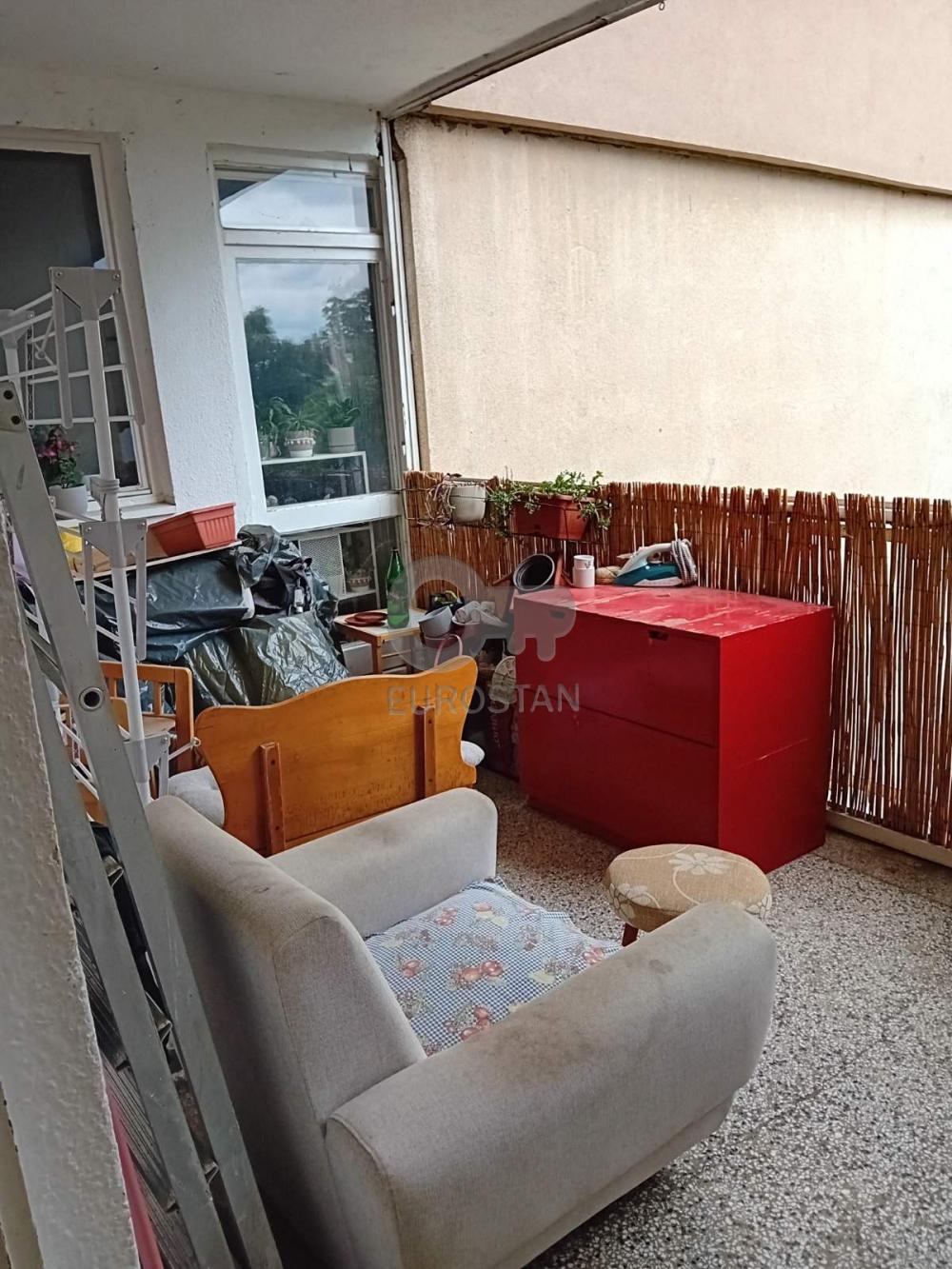 Stan na prodaju u Beogradu, Labudovo brdo, trosoban, 60m2, cena 135000 evra