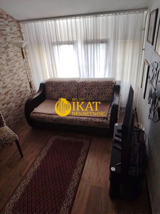 Stan na prodaju u Beogradu, Novi Beograd, trosoban, 73m2, cena 243000 evra