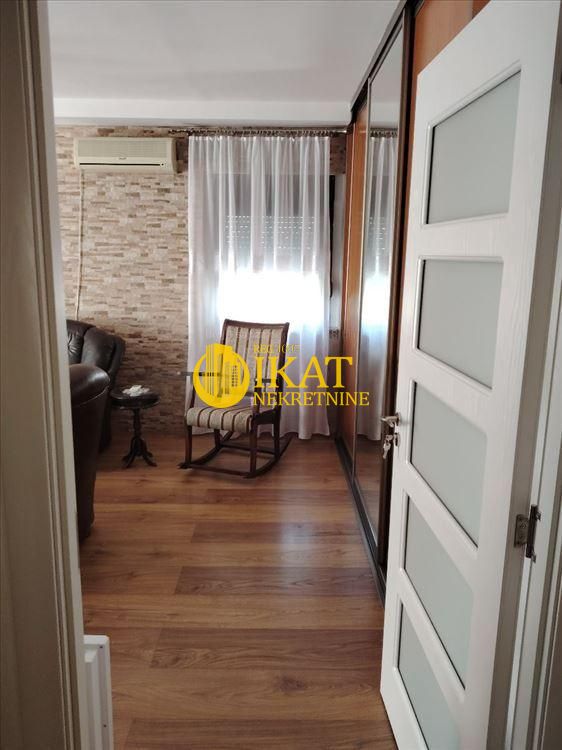 Stan na prodaju u Beogradu, Novi Beograd, trosoban, 73m2, cena 243000 evra
