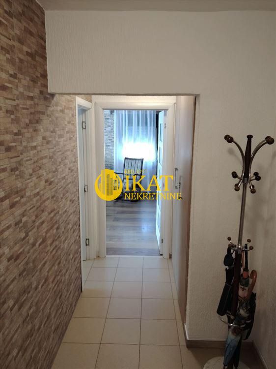 Stan na prodaju u Beogradu, Novi Beograd, trosoban, 73m2, cena 243000 evra