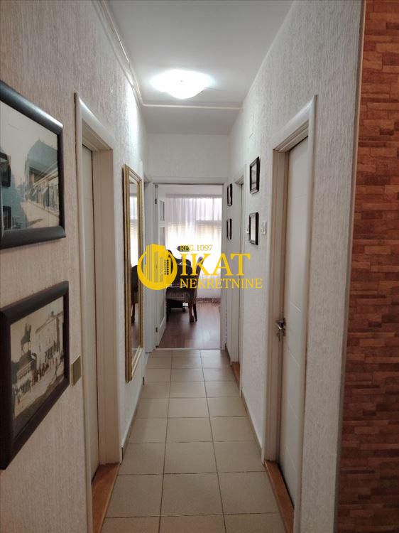 Stan na prodaju u Beogradu, Novi Beograd, trosoban, 73m2, cena 243000 evra
