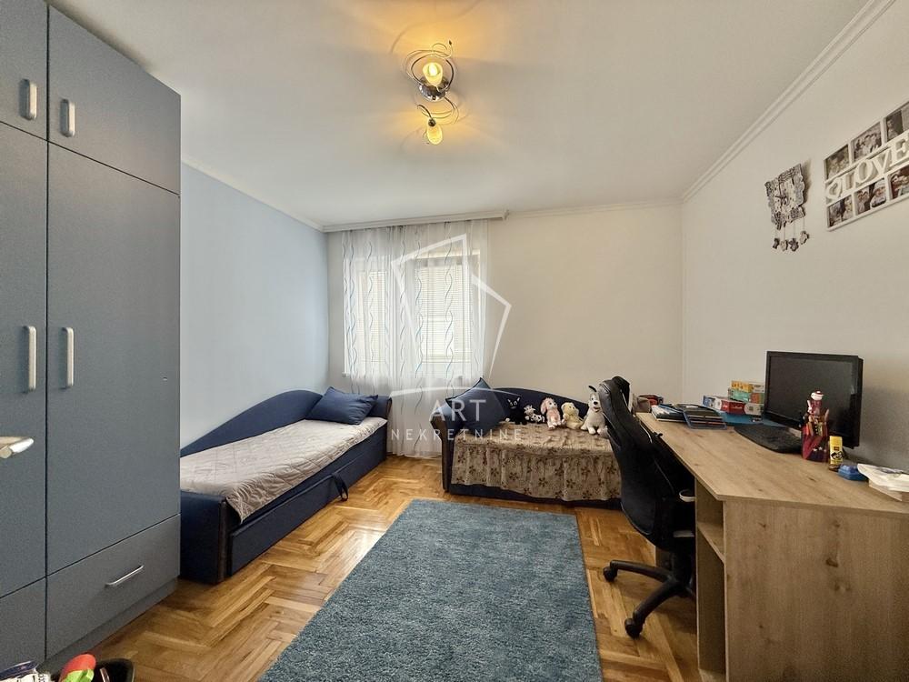 Stan na prodaju u Beogradu, Barajevo, 150m2, cena 170000 evra