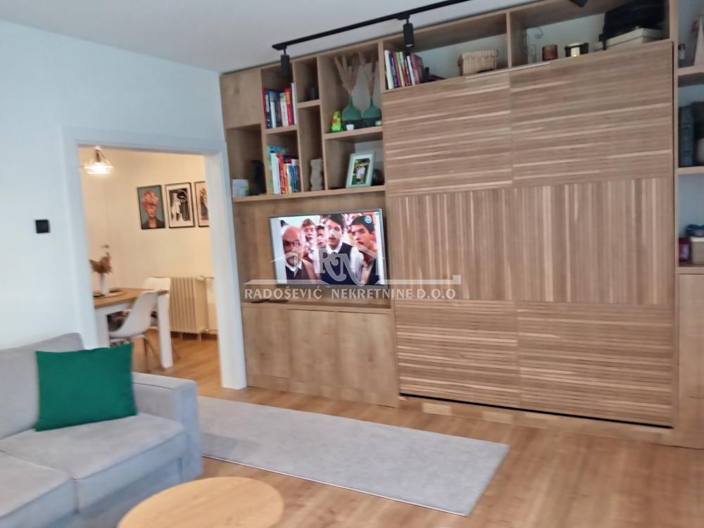 Stan na prodaju u Beogradu, Labudovo brdo, jednoiposoban, 40m2, cena 100000 evra
