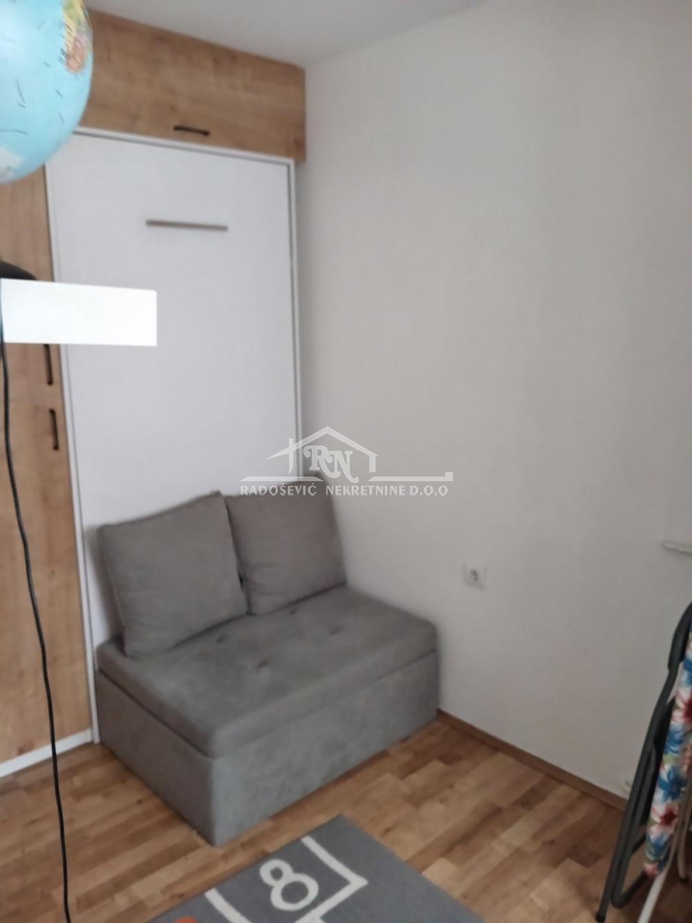 Stan na prodaju u Beogradu, Labudovo brdo, jednoiposoban, 40m2, cena 100000 evra