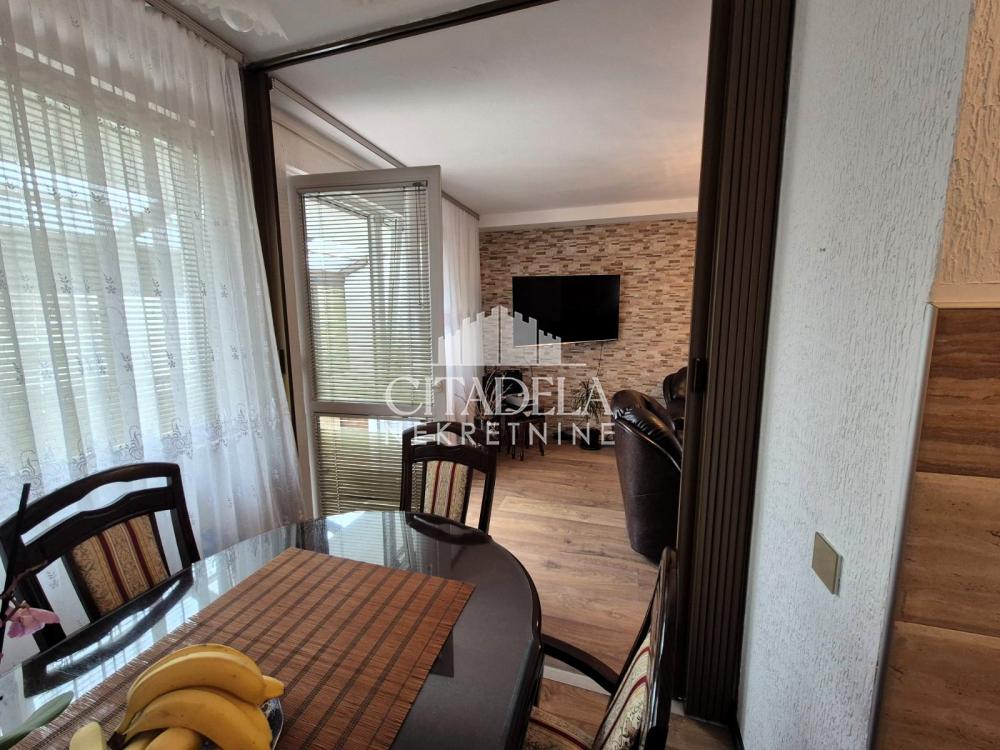 Stan na prodaju u Beogradu, Novi Beograd, trosoban, 73m2, cena 243000 evra