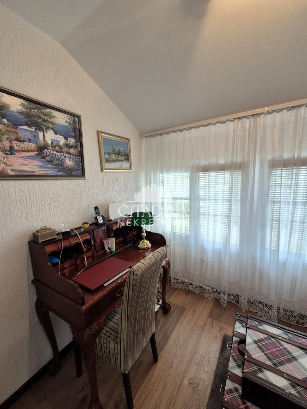 Stan na prodaju u Beogradu, Novi Beograd, trosoban, 73m2, cena 243000 evra