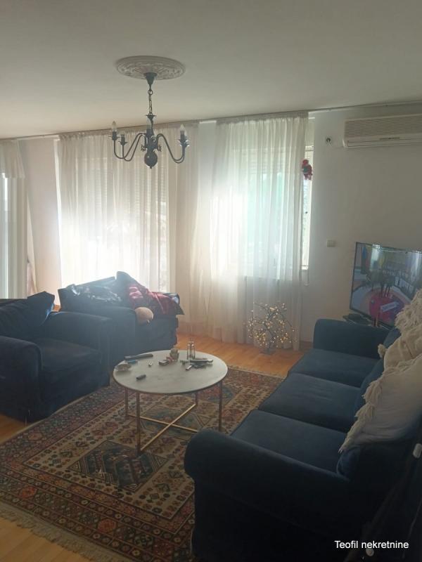 Stan na prodaju u Beogradu, Dedinje, trosoban, 82m2, cena 265000 evra