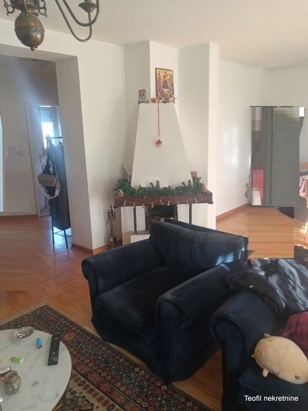 Stan na prodaju u Beogradu, Dedinje, trosoban, 82m2, cena 265000 evra