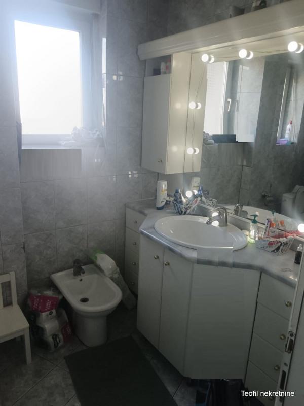 Stan na prodaju u Beogradu, Dedinje, trosoban, 82m2, cena 265000 evra